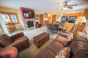 Expedition Station 8572 by SummitCove Lodging